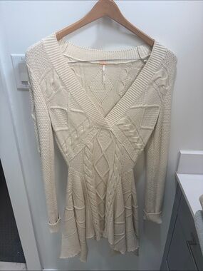Free People Cream Cable Knit V-Neck Long Sleeve Dress